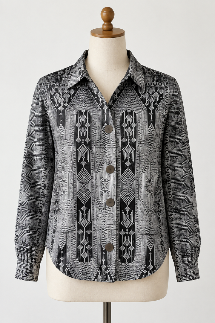 Schwarz-Weiß Damenstrickjacke mit Ethnomuster