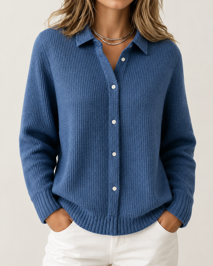 Blaue Damenstrickjacke mit Kragen