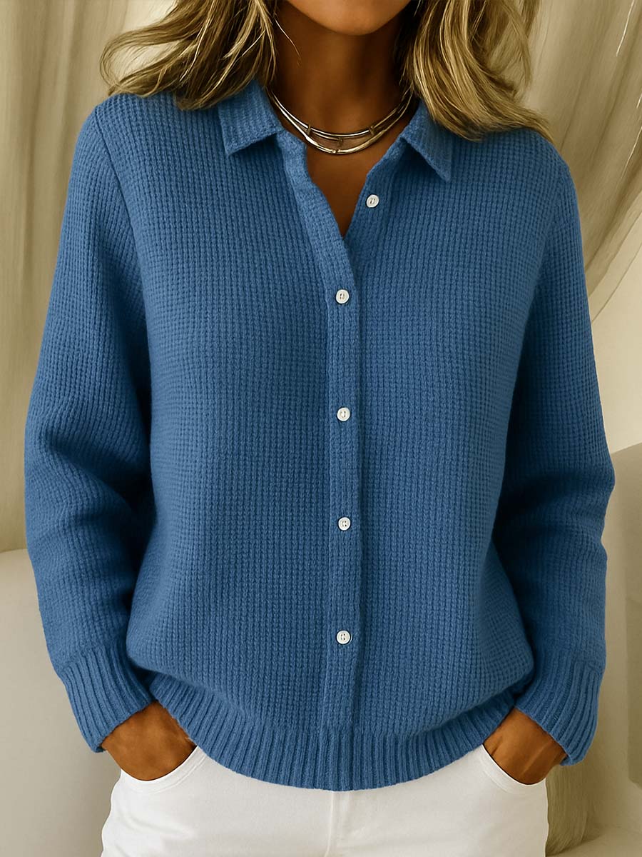 Klassische Damen-Strickjacke mit Knöpfen