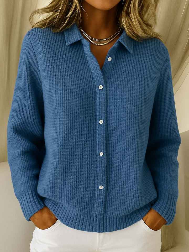 Klassische Damen-Strickjacke mit Knöpfen