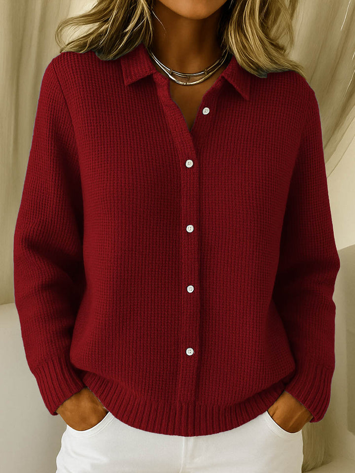 Klassische Damen-Strickjacke mit Knöpfen