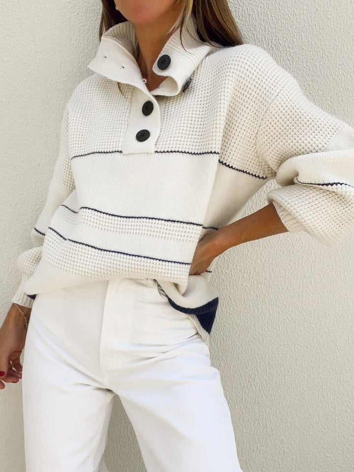 Pullover mit Knopfkragen aus Strick