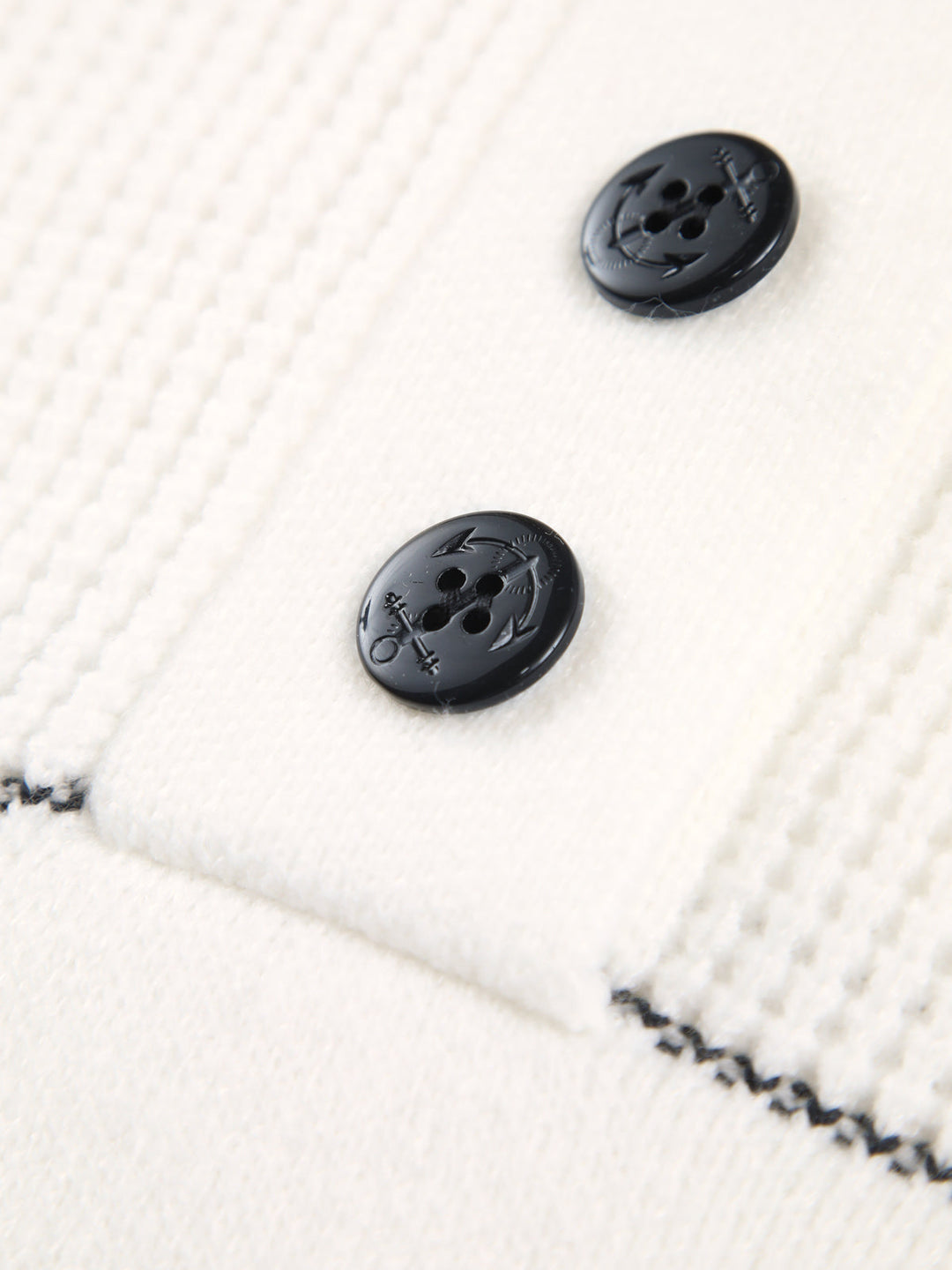 Pullover mit Knopfkragen aus Strick