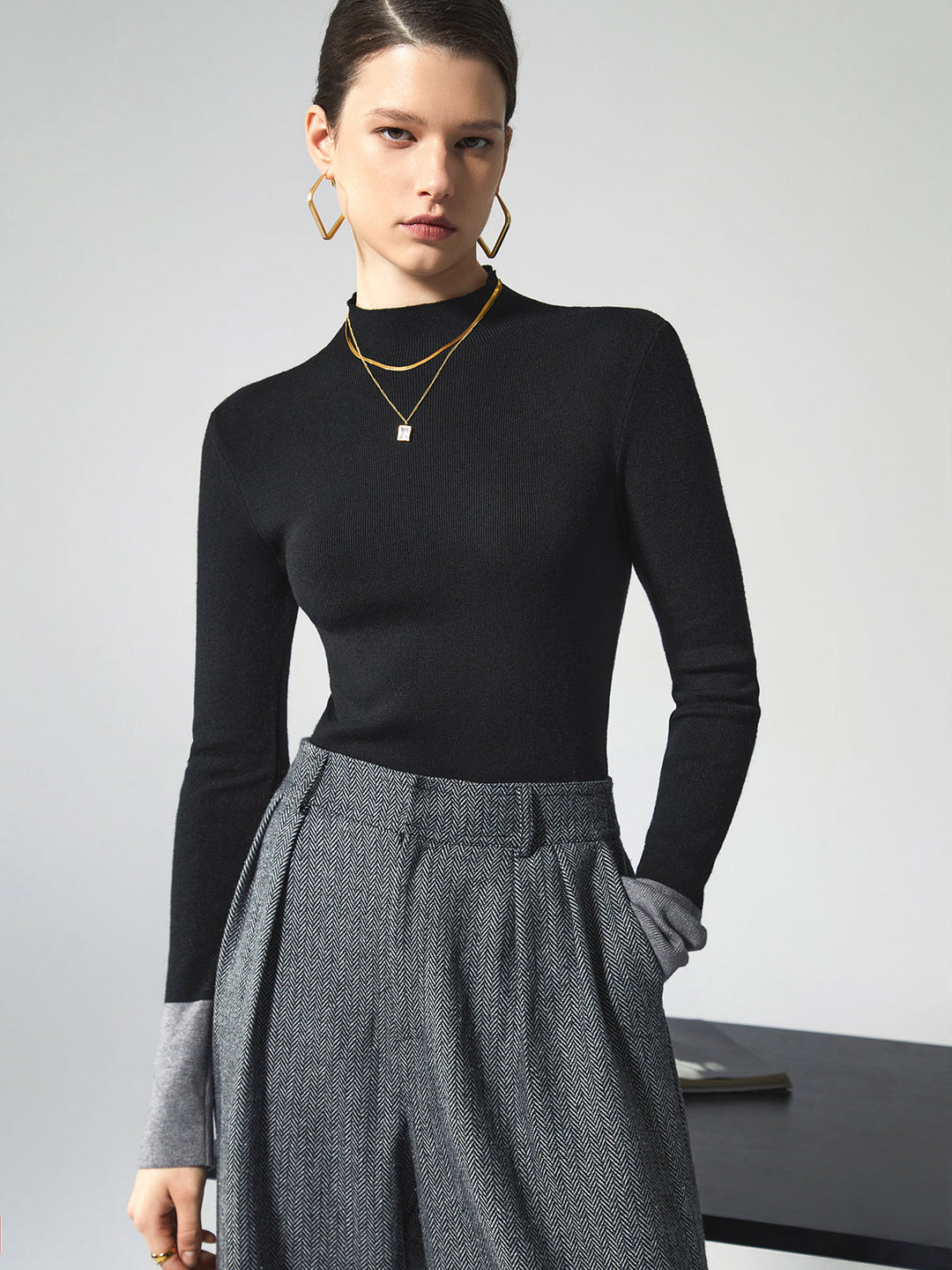 Kontrastfarbenes Bündchen Strickpullover