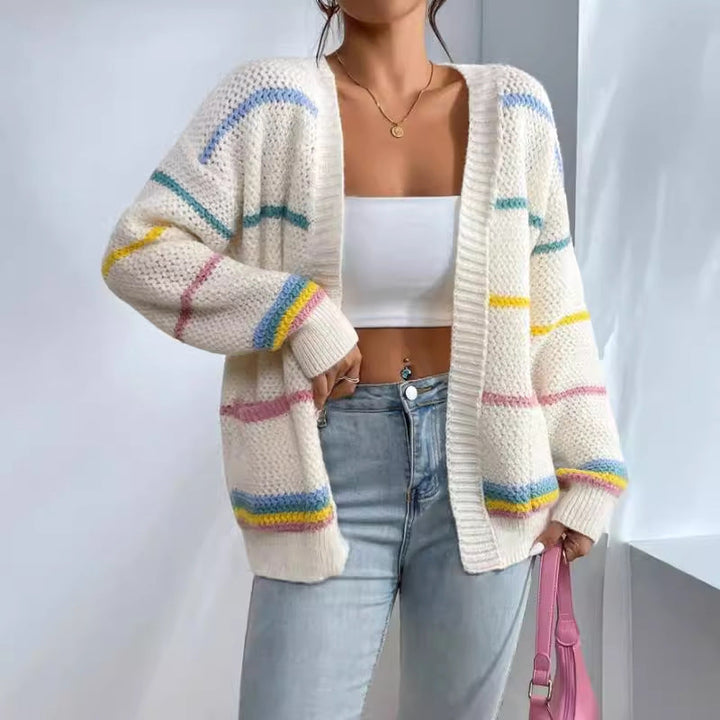 Übergrosse regenbogengestreifte Strickjacke