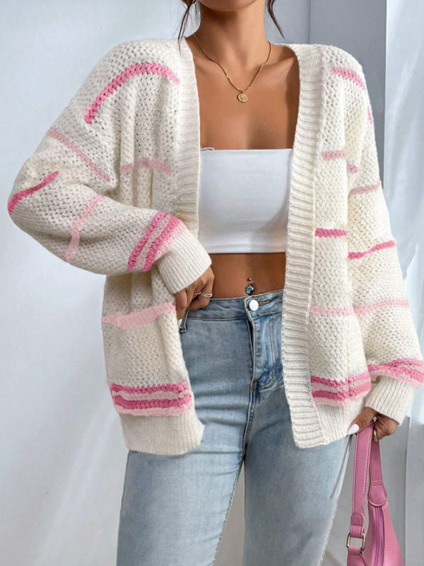 Übergrosse regenbogengestreifte Strickjacke