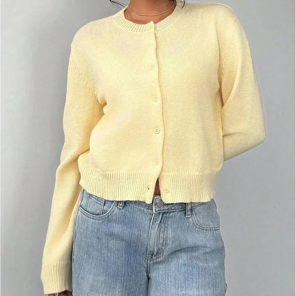 Klassische Damen-Strickjacke mit Rundhalsausschnitt