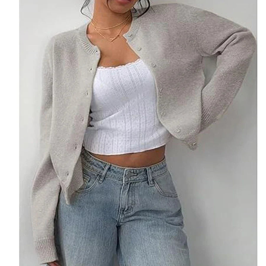 Klassische Damen-Strickjacke mit Rundhalsausschnitt
