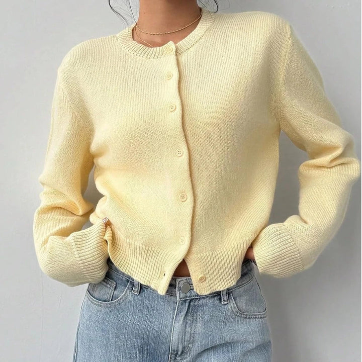 Klassische Damen-Strickjacke mit Rundhalsausschnitt