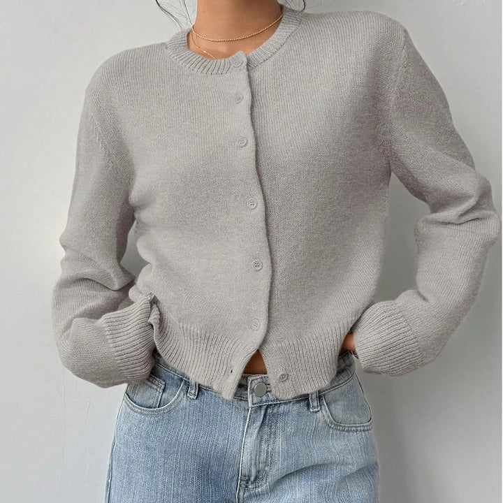 Klassische Damen-Strickjacke mit Rundhalsausschnitt