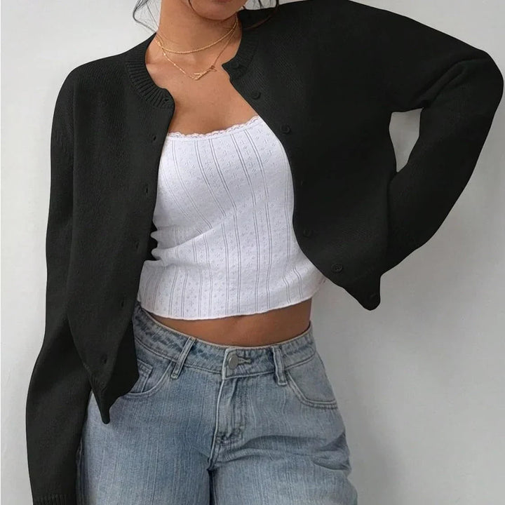 Klassische Damen-Strickjacke mit Rundhalsausschnitt