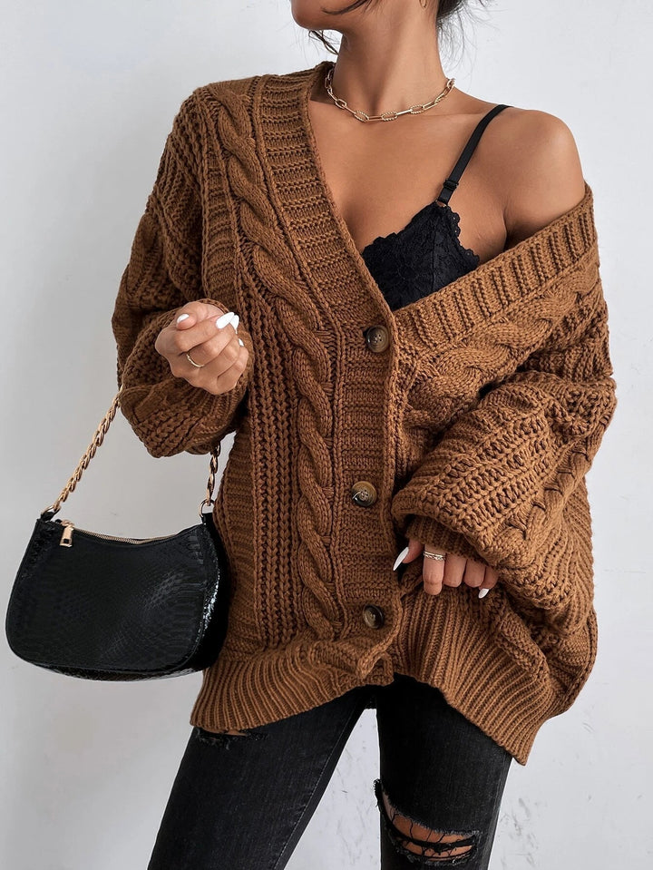 Übergrosse Kabelstrick-Strickjacke