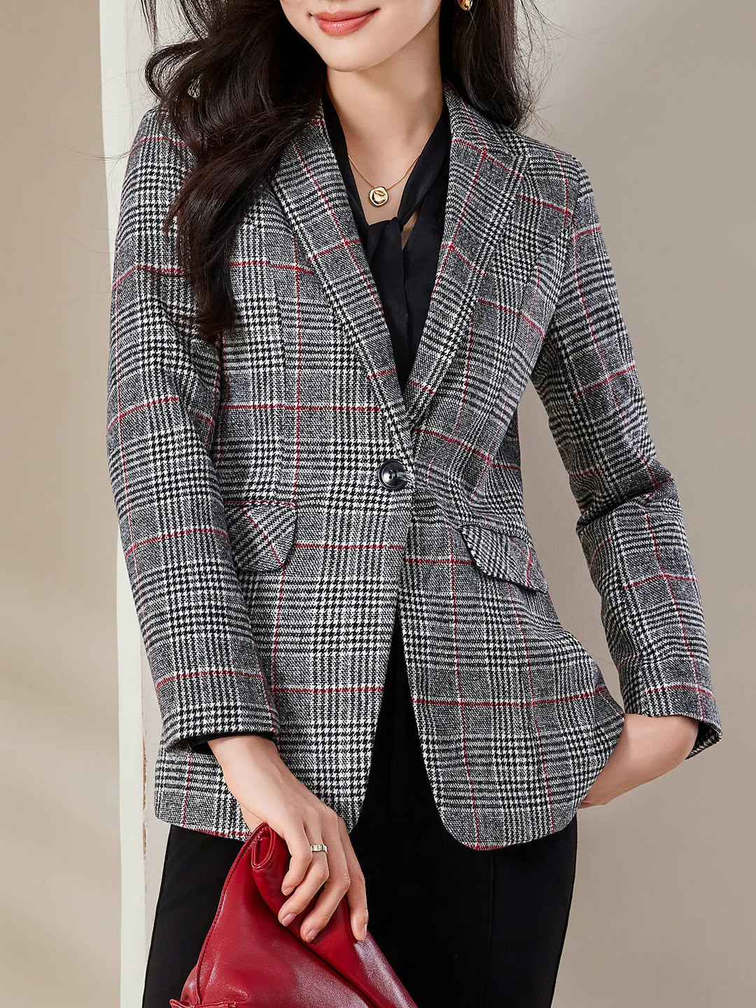 Karierter Blazer mit figurbetontem Schnitt