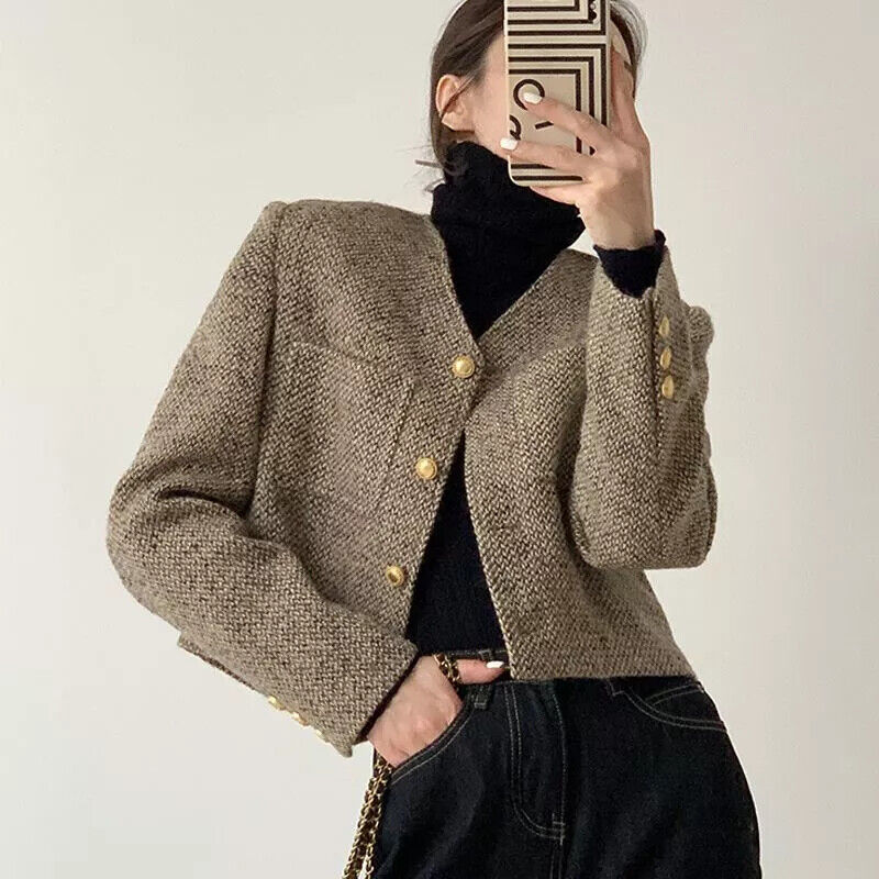 Kurzer Boxy Blazer – Tweed-Jacke mit goldenen Knöpfen