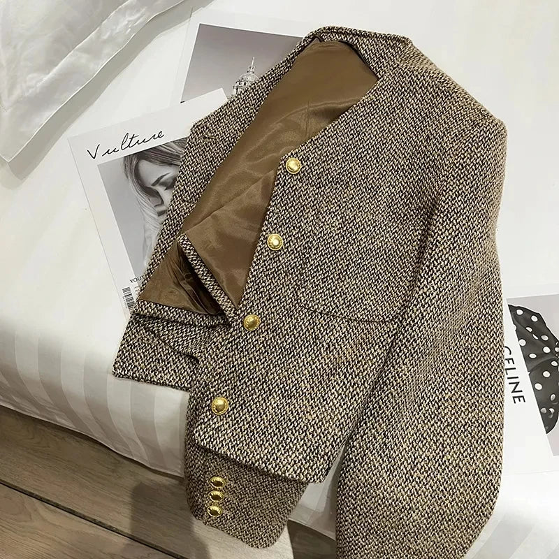 Kurzer Boxy Blazer – Tweed-Jacke mit goldenen Knöpfen