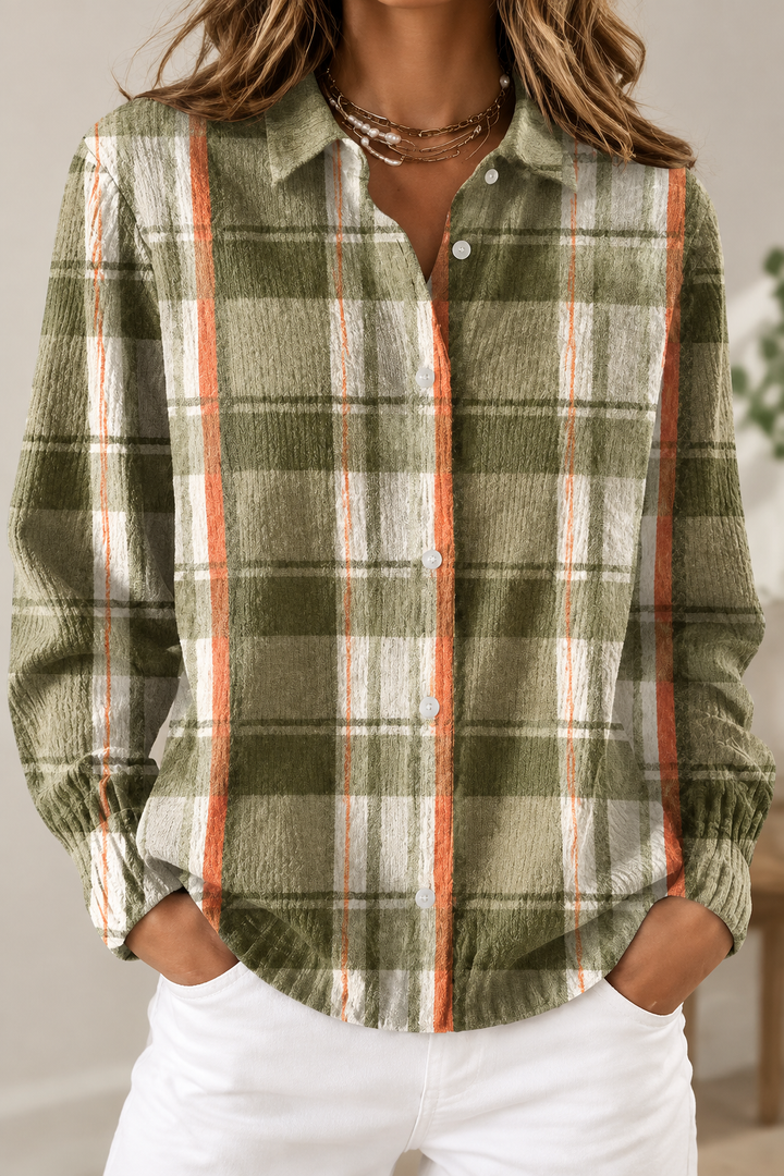 Herbstgrüne Damenstrickjacke im Karomuster