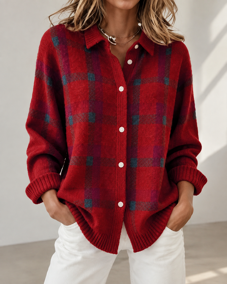 Warme rote Damenstrickjacke im Karomuster