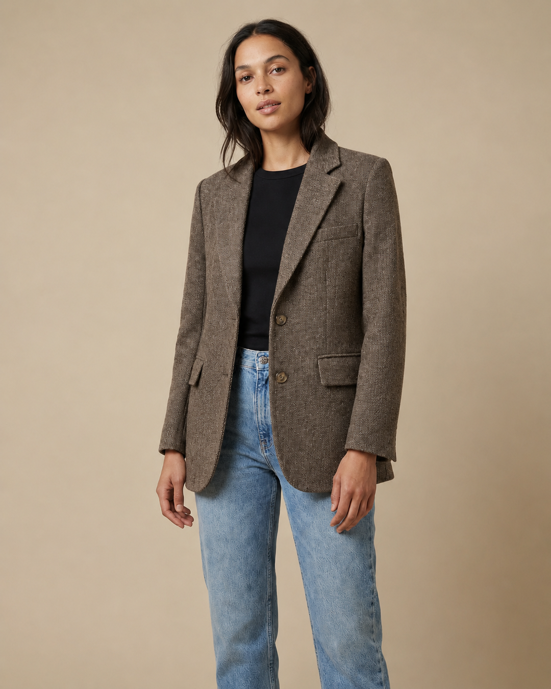 Ein klassischer Wollblazer mit Reverskragen